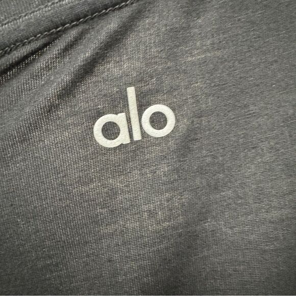 Alo Yoga Black Longer in back Basic Top Size Small - Picture 9 of 9